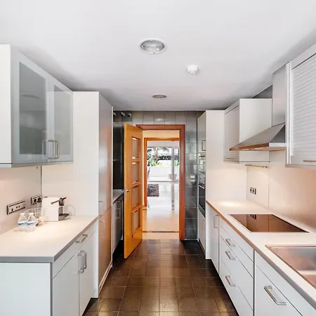 El Embrujo Banus - Puerto Banus * マルベーリャ