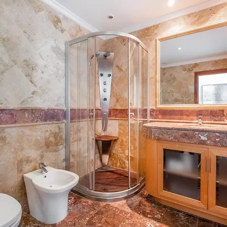 El Embrujo Banus - Puerto Banus