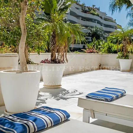 El Embrujo Banus - Puerto Banus * Марбелья