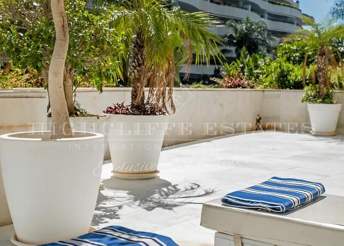 El Embrujo Banus - Puerto Banus * マルベーリャ