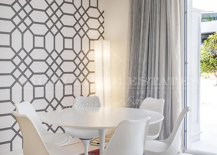 El Embrujo Banus - Puerto Banus アパート