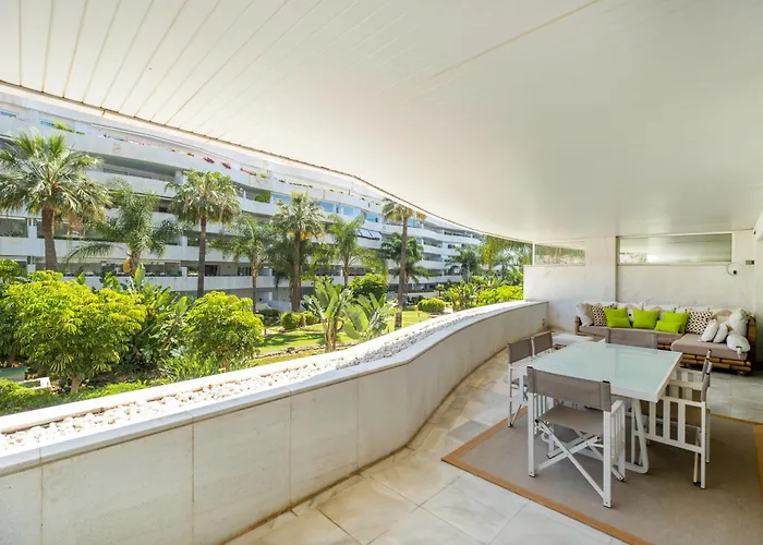 El Embrujo Banus - Puerto Banus * マルベーリャ